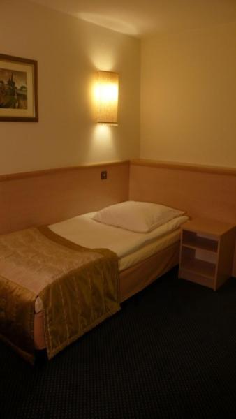 Via Appia Hotell Raszyn Rum bild
